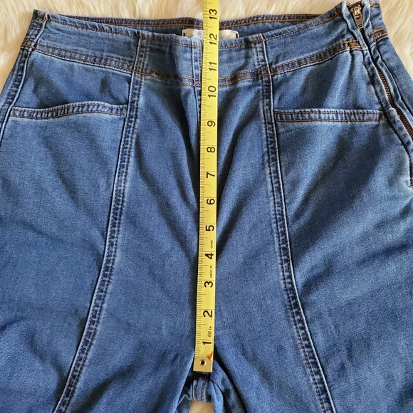 Free People Know Me Better Flare Jeans Size 29 - Picture 12 of 14